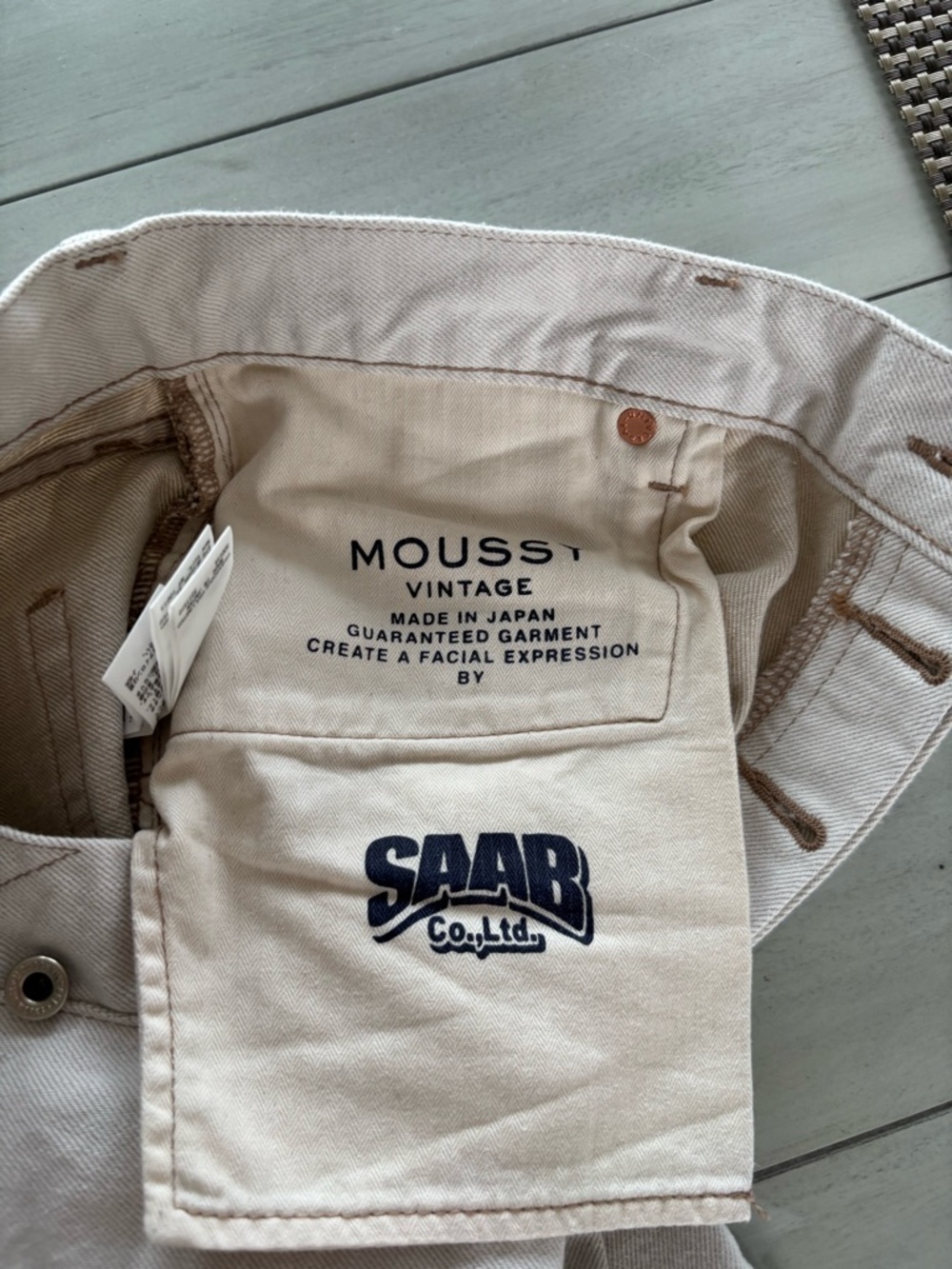 Moussy Women's Straight-Leg Jeans in Off-White - Picture 3 of 14